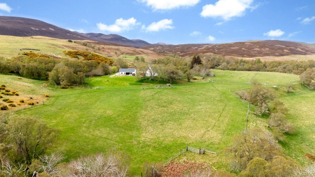Property photo 3 of 18 Gruinards Farm