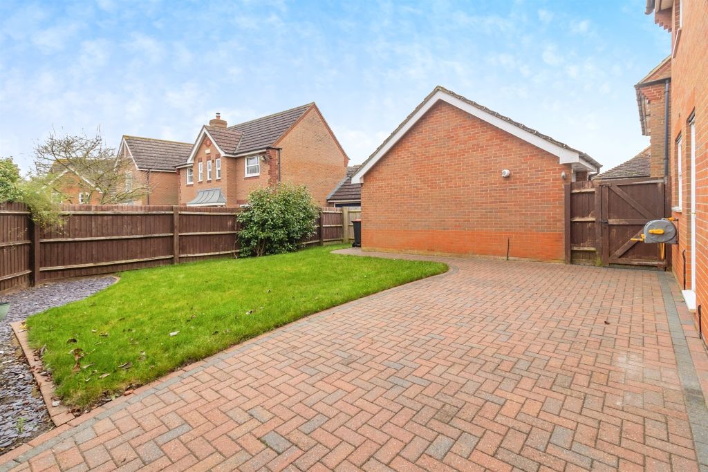 Property photo 2 of 17