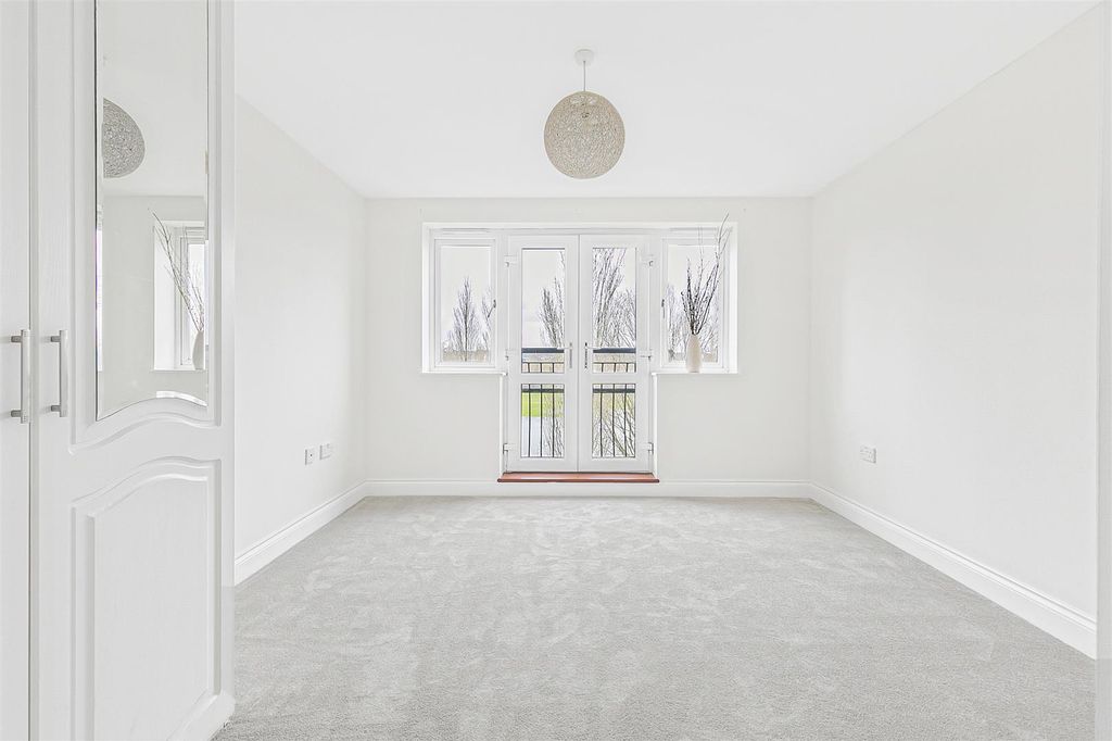 Property photo 3 of 19 15_43669.Jpg