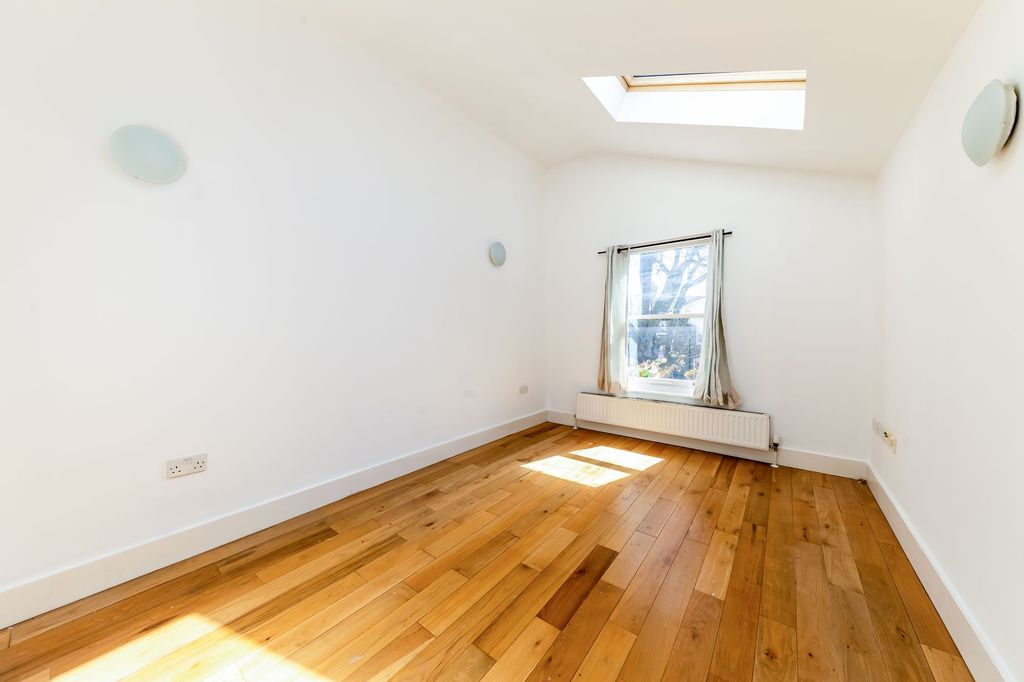 Property photo 2 of 5