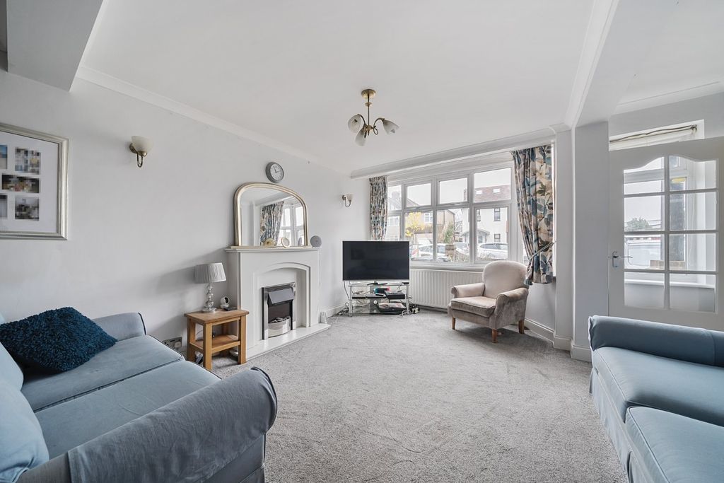 Property photo 2 of 16 Picture No. 03