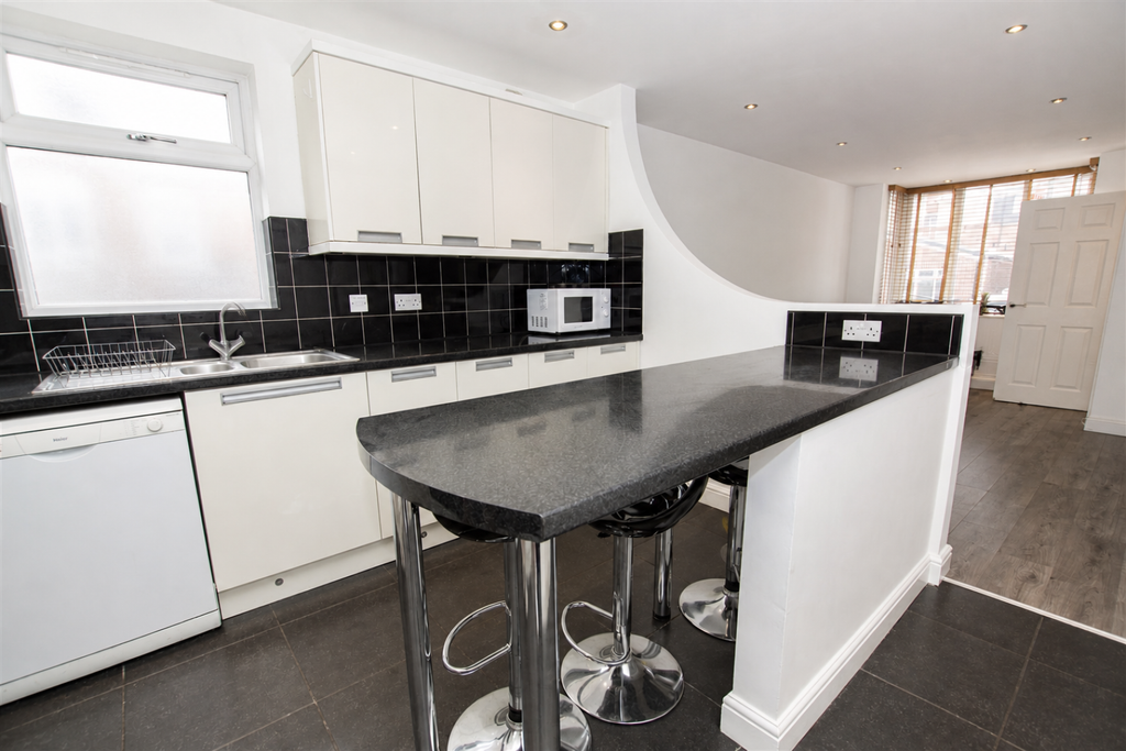 Property photo 2 of 13 Approach