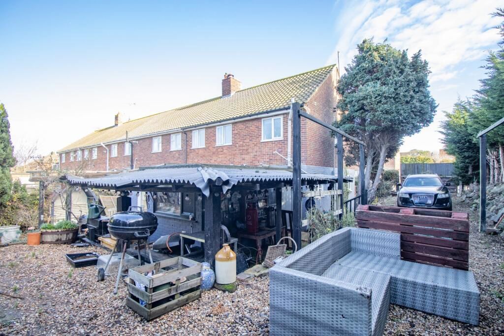 Property photo 2 of 17