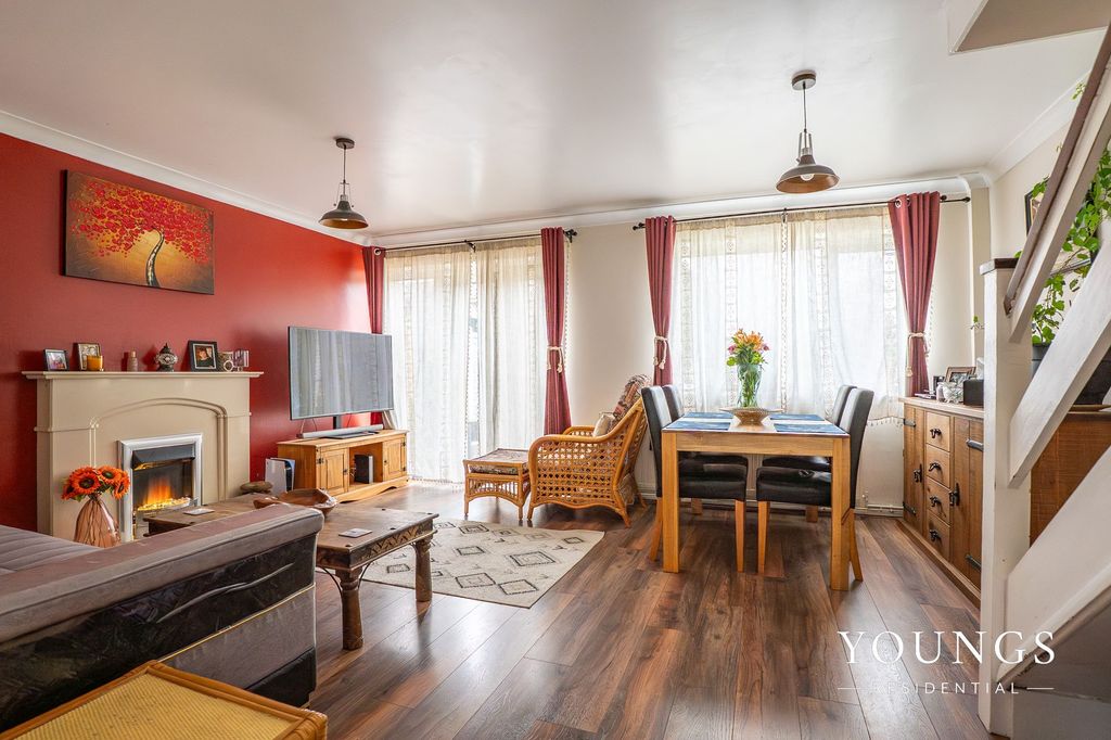 Property photo 2 of 19