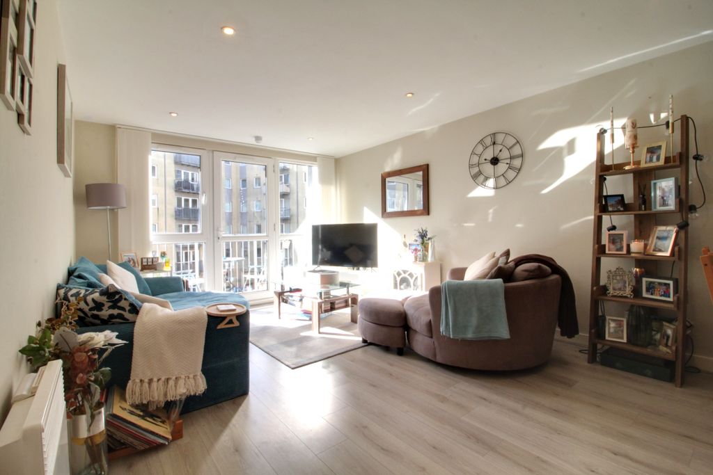 Property photo 2 of 18 Img_1425-Img_1427