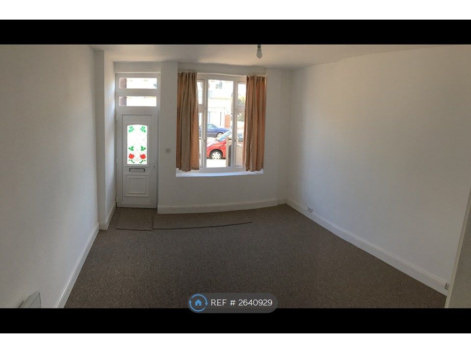 Property photo 2 of 12 Loung