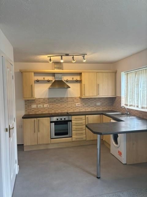 Property photo 2 of 6 Kitchen New.Jpg