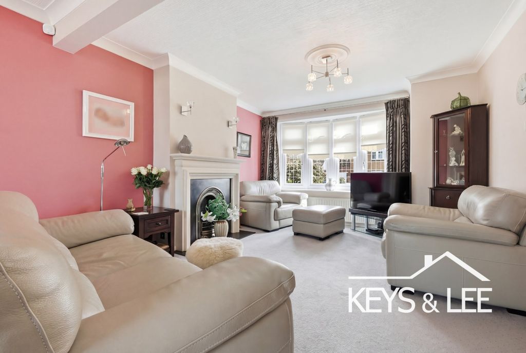 Property photo 2 of 15 4213805