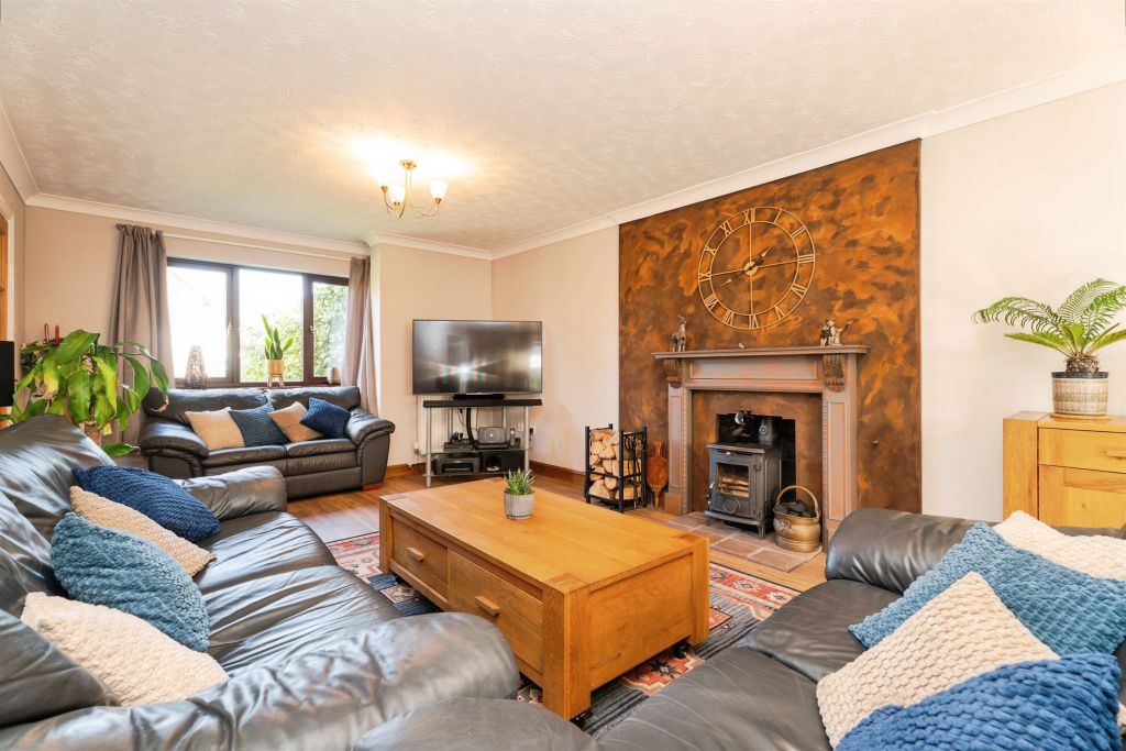 Property photo 3 of 31
