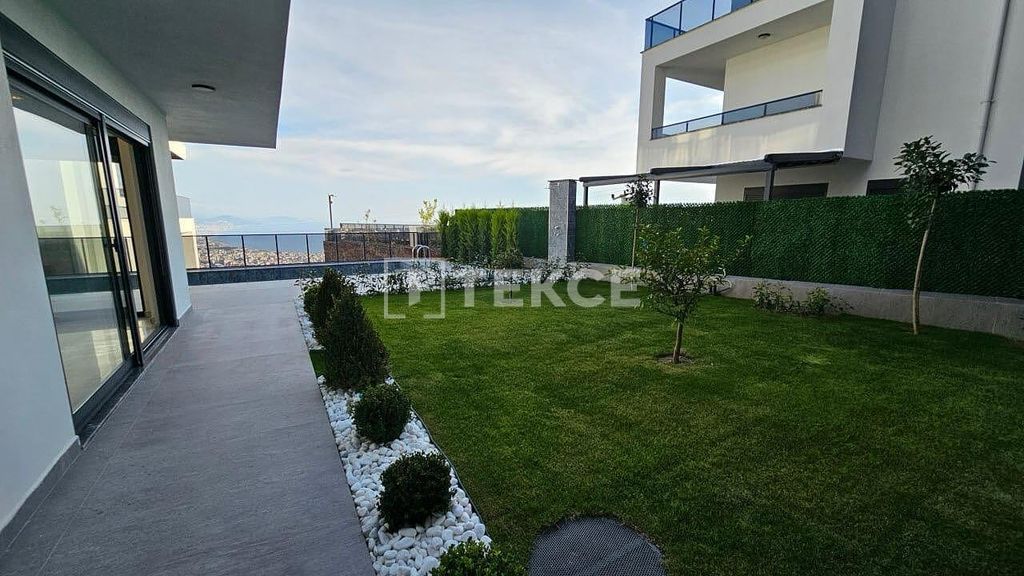 Property photo 2 of 51