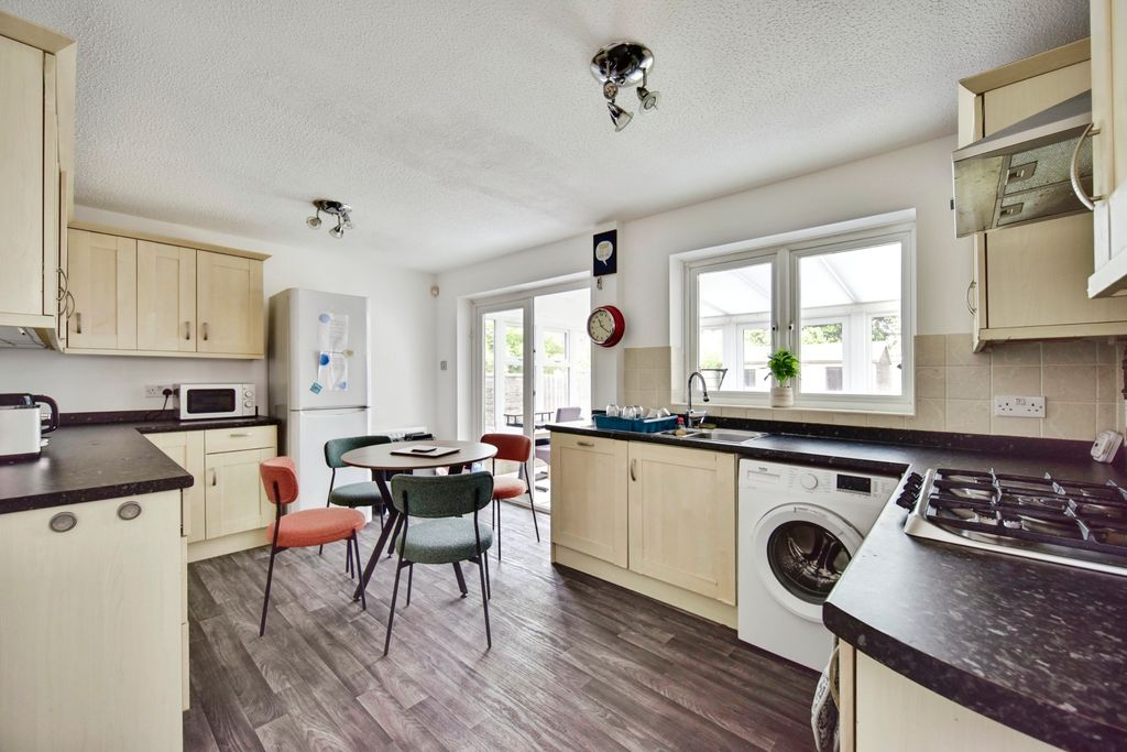 Property photo 2 of 19