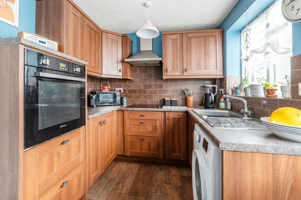 Property photo 3 of 16