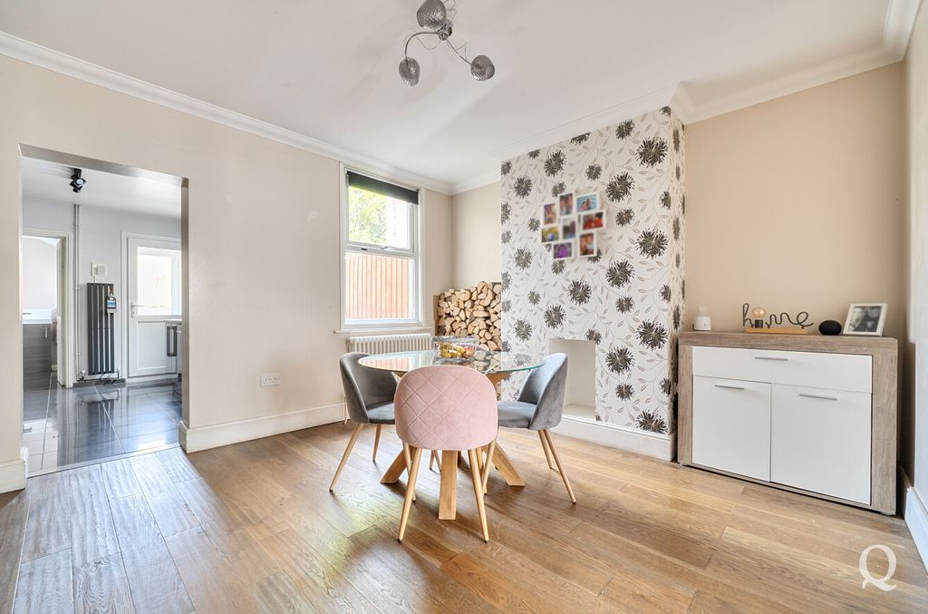 Property photo 3 of 22 99A6E09d-5688-441...