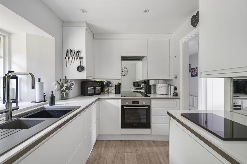 Property photo 1 of 21 Kitchen