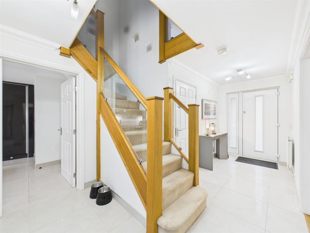 Property photo 2 of 30 Cam02885G0-Pr0507-Still004.Jpg