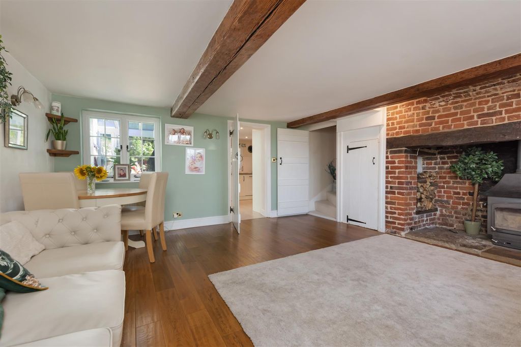 Property photo 3 of 19 Owfm8Bcv__Cwrfoclrxccfxeax0.Jpg