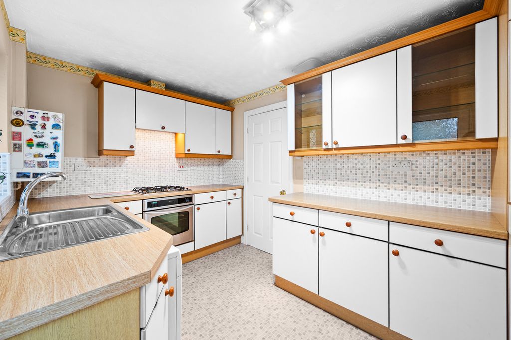 Property photo 2 of 22