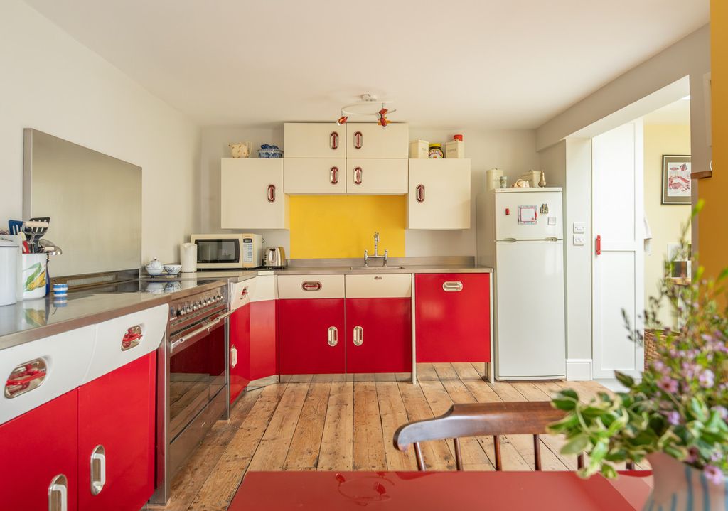 Property photo 2 of 22