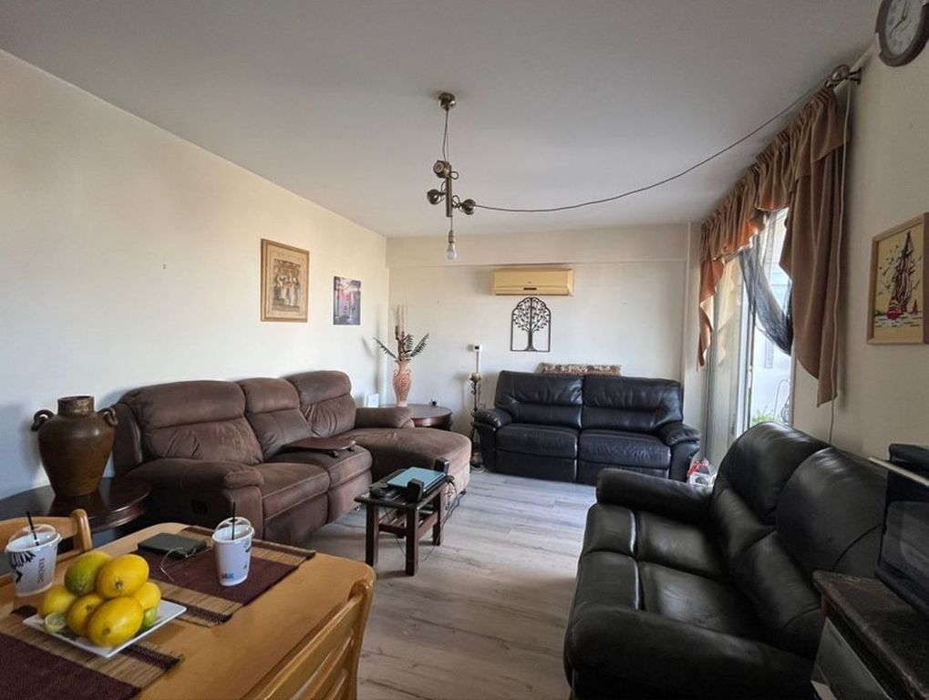 Property photo 3 of 13 Lounge Area