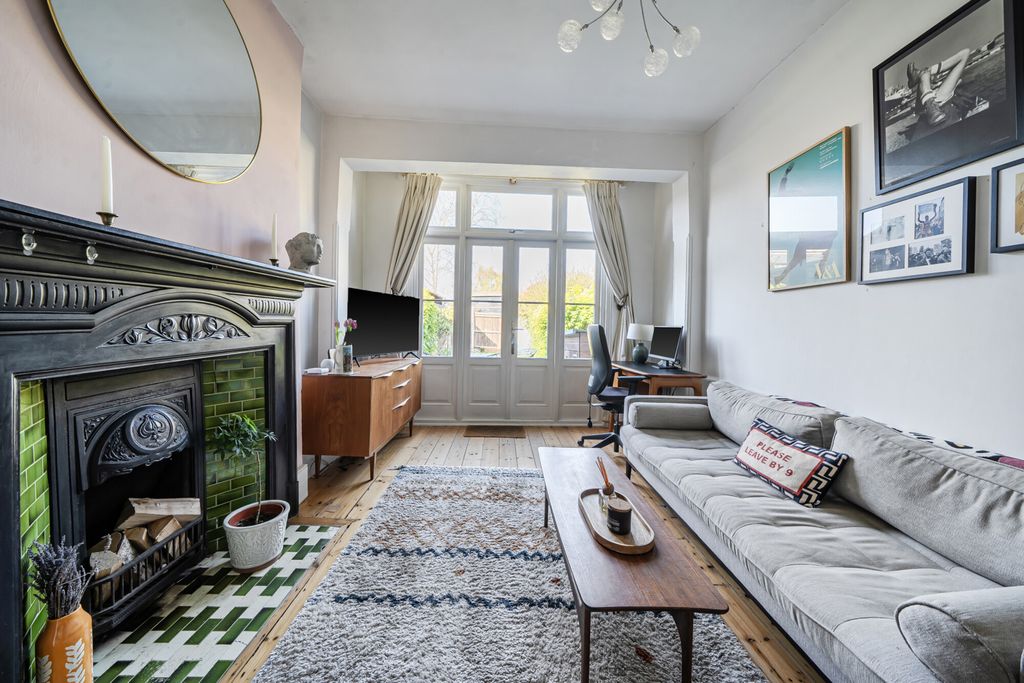 Property photo 2 of 16 1432559-11-69Bc03...