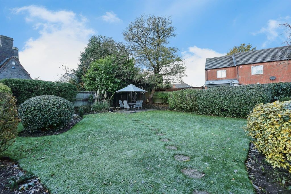 Property photo 2 of 13