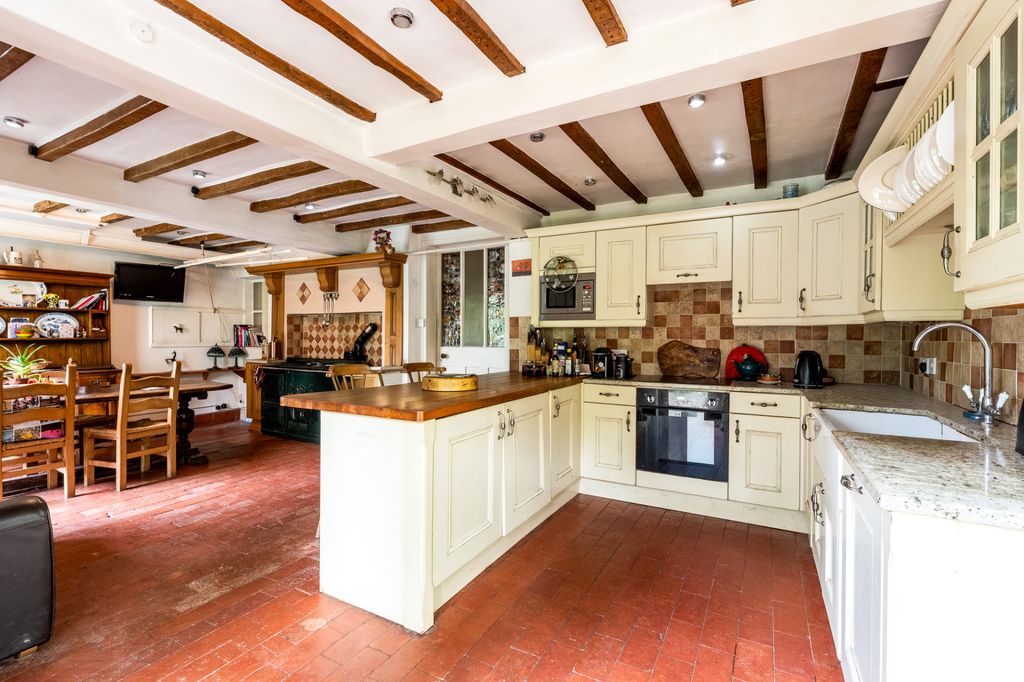 Property photo 3 of 35