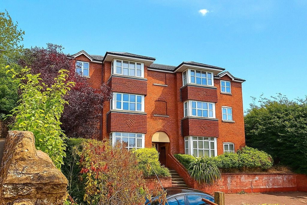 Property photo 1 of 3 Picture No. 11