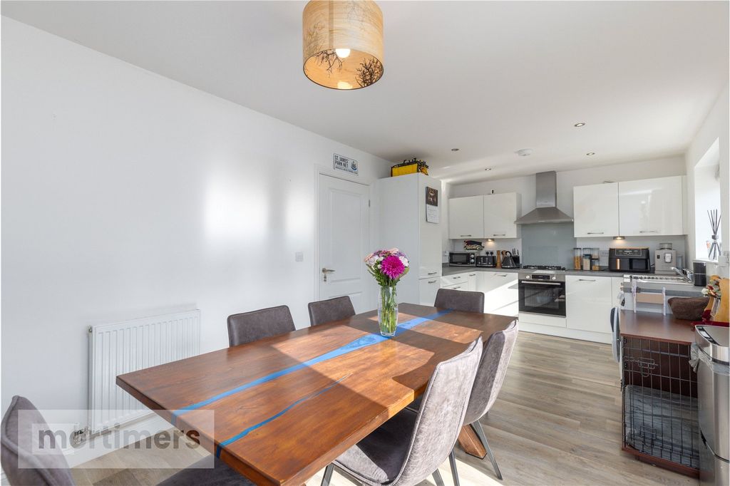 Property photo 2 of 24 Kitchen/Diner