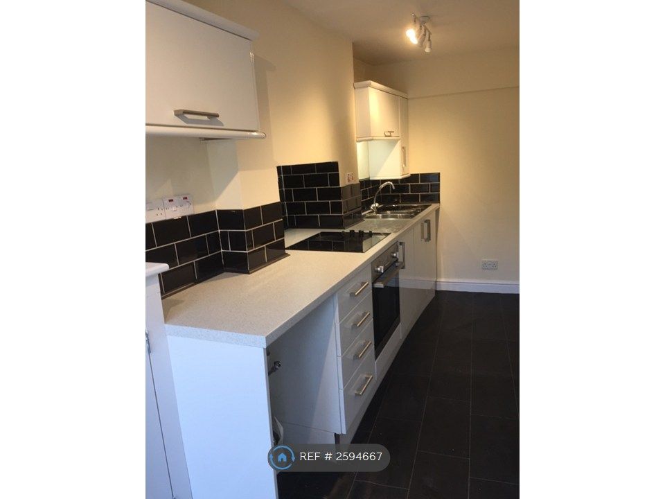 Property photo 2 of 19 Kitchen