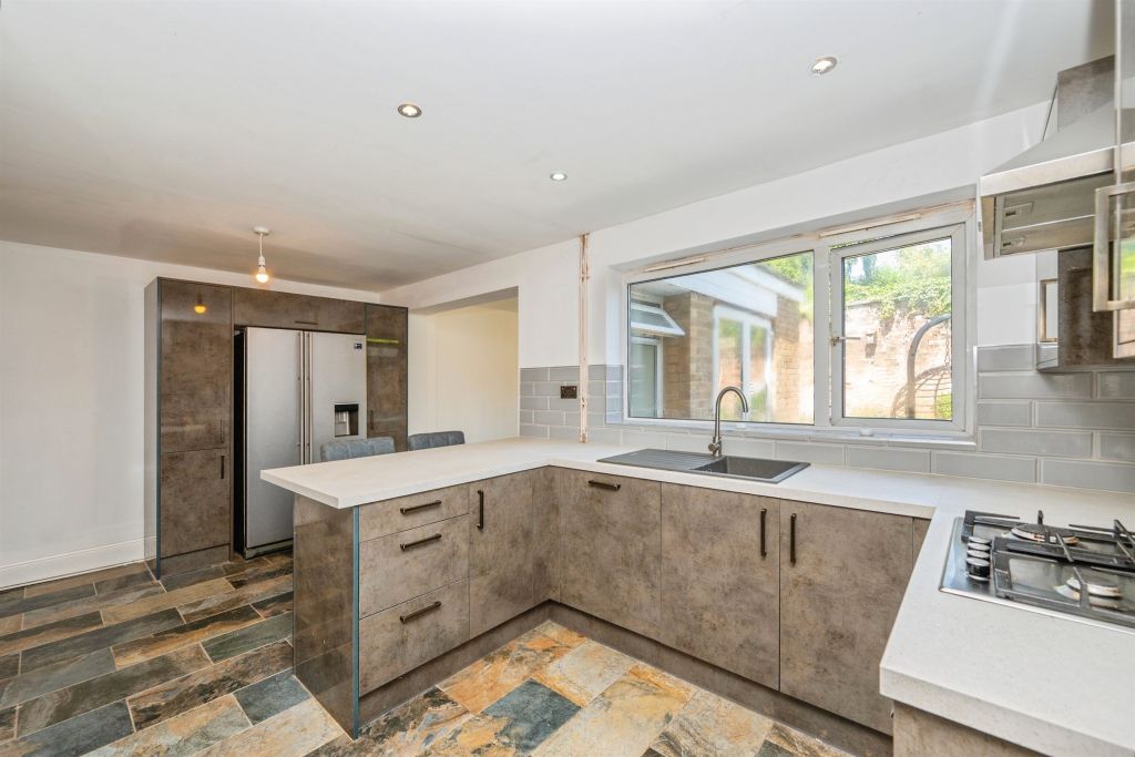 Property photo 3 of 25