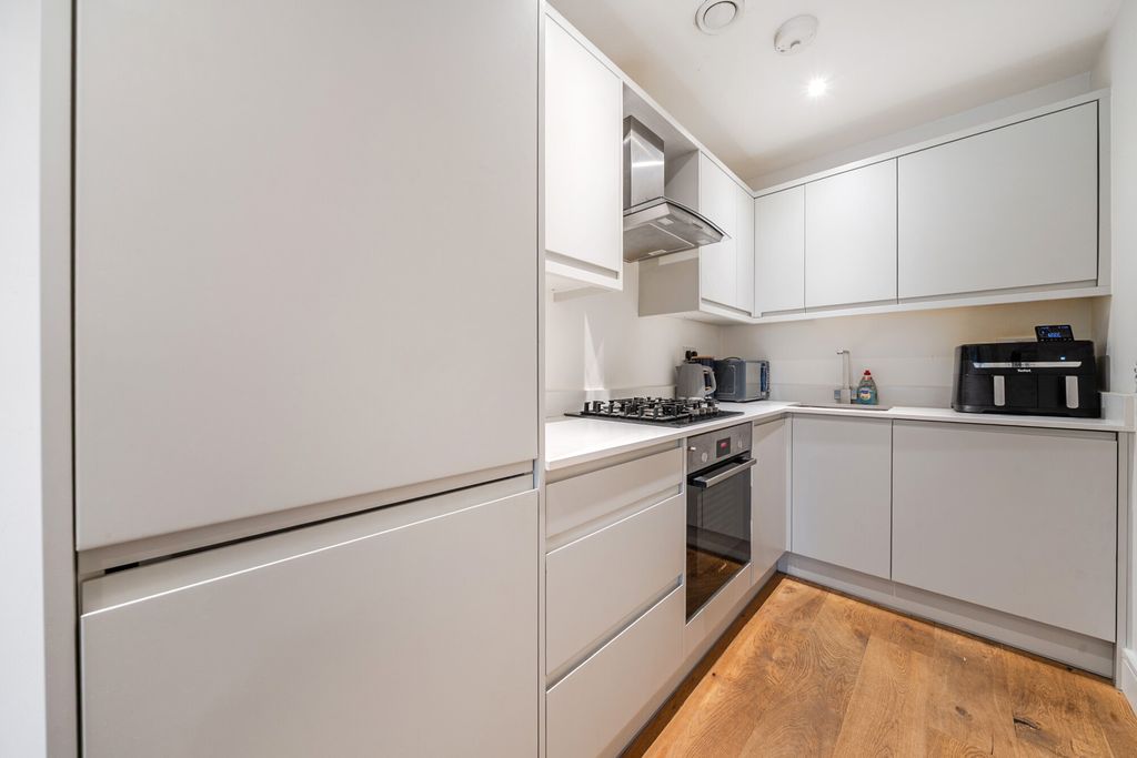 Property photo 3 of 13 Kitchen