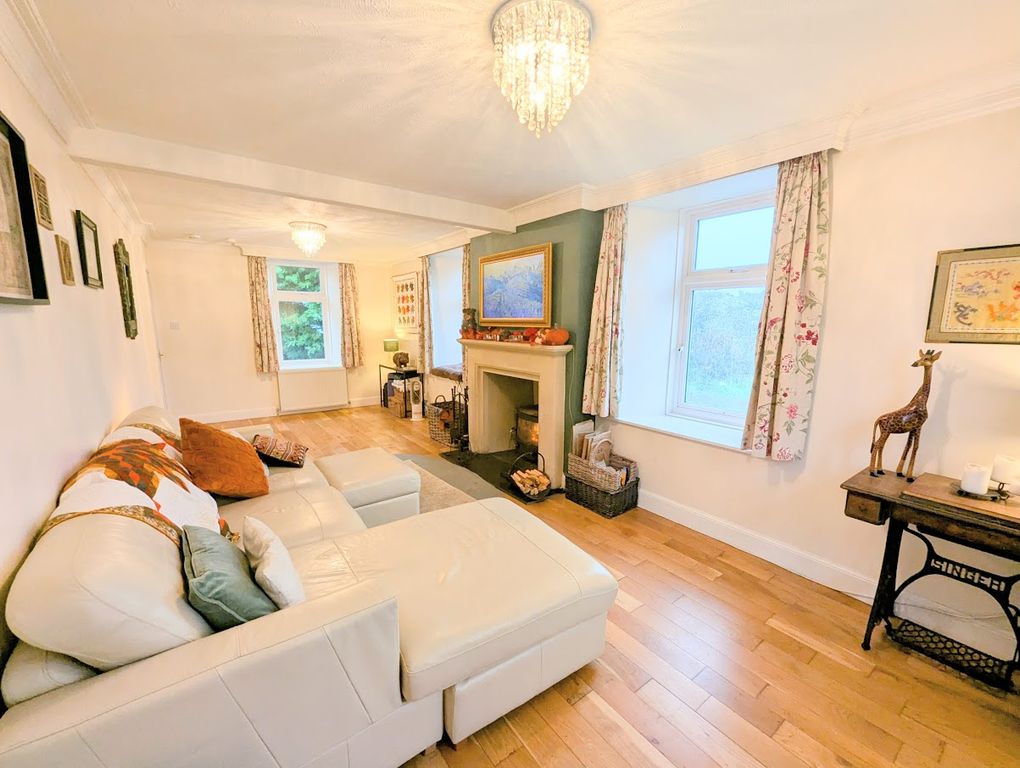 Property photo 3 of 39