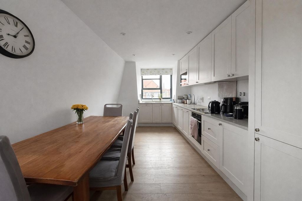 Property photo 2 of 10 Dining And Kitchen