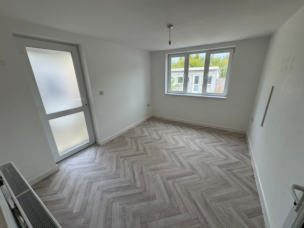 Property photo 3 of 18 2nd Reception