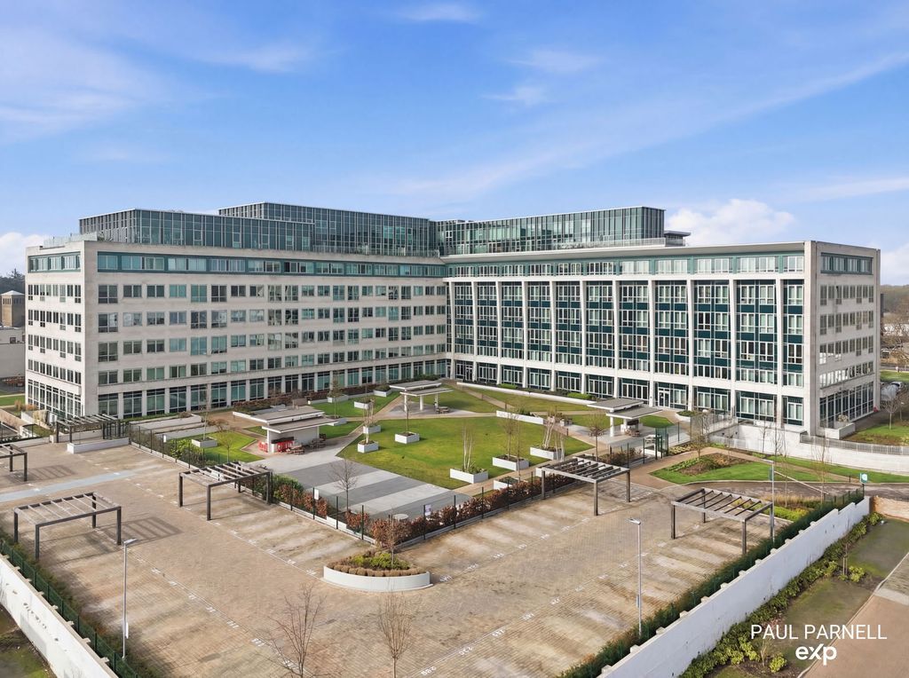 Property photo 3 of 27