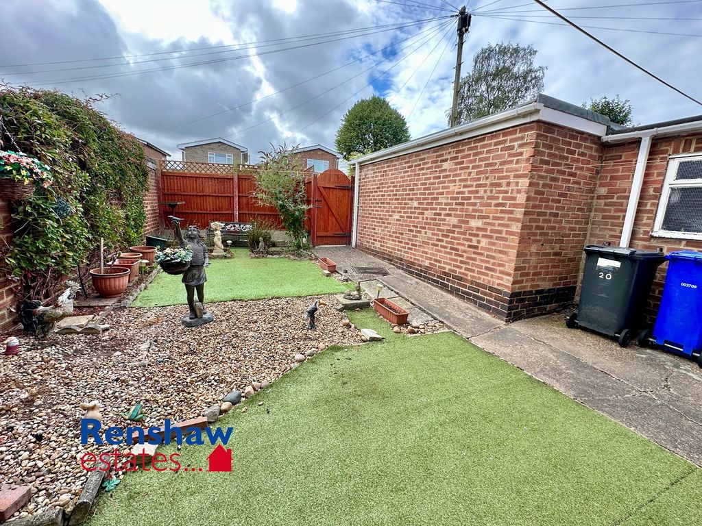 Property photo 3 of 13 R (1)