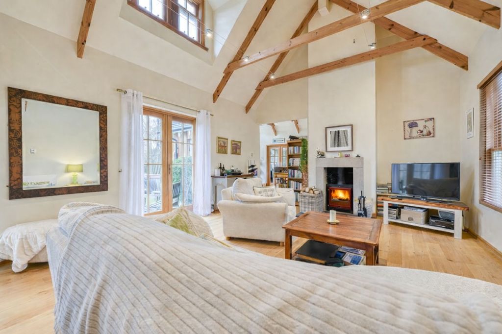 Property photo 3 of 36