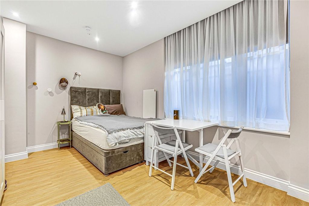 Property photo 3 of 6