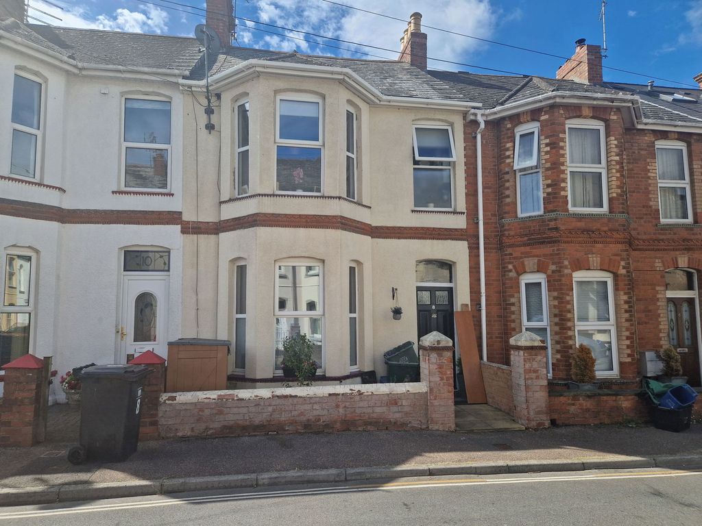 Property photo 1 of 8