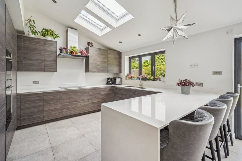 Property photo 3 of 22