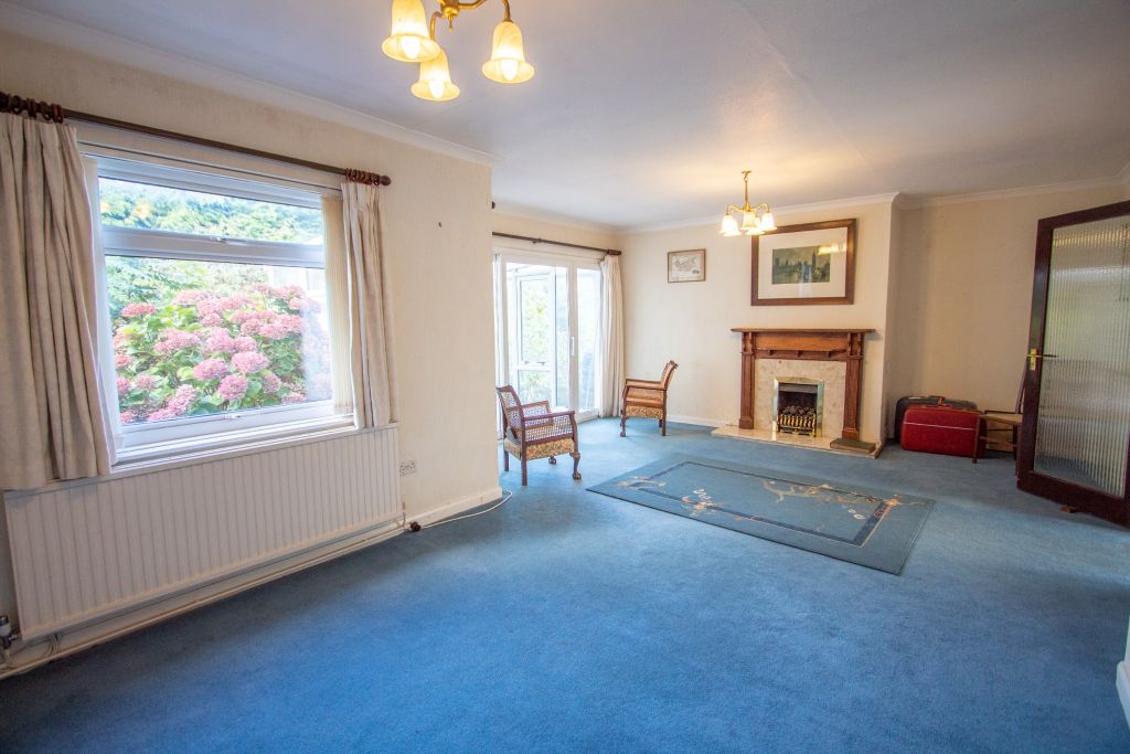 Property photo 2 of 27