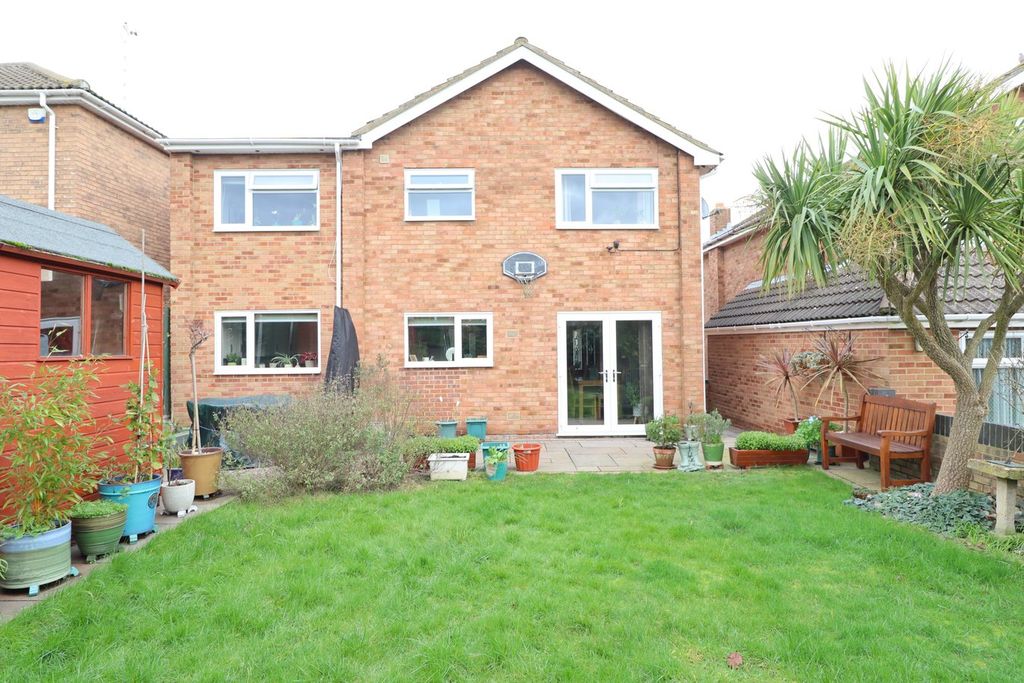 Property photo 2 of 25