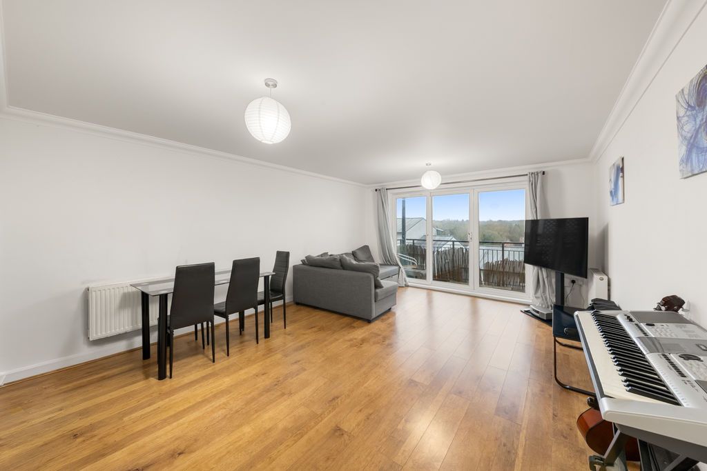 Property photo 3 of 18 Photo 8