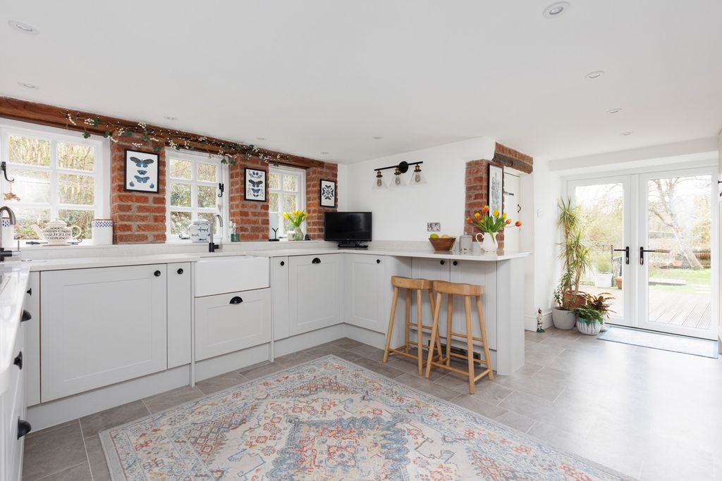 Property photo 2 of 26 4874329