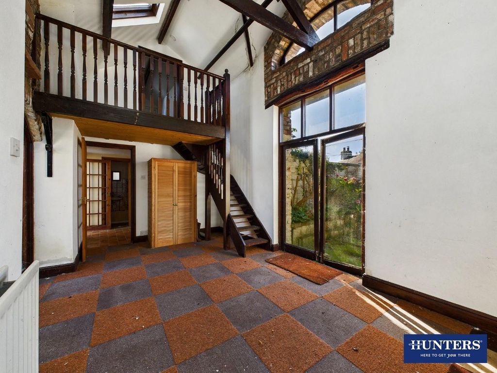 Property photo 3 of 30 Reception Four