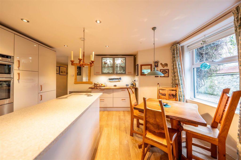 Property photo 2 of 49 Dsc00637-Hdr.Jpg