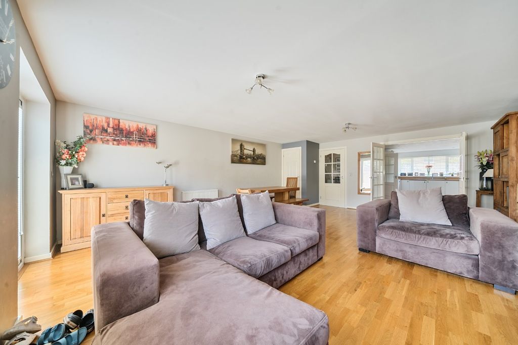 Property photo 3 of 16 Picture No. 24