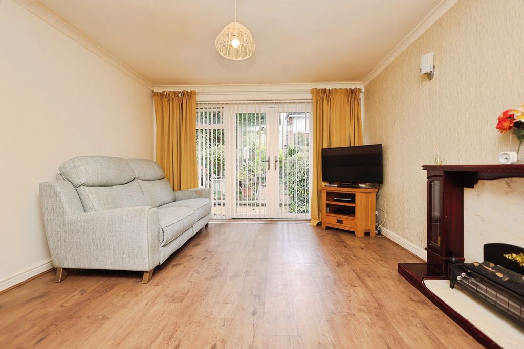 Property photo 3 of 18 Pbox-Img.Jpg