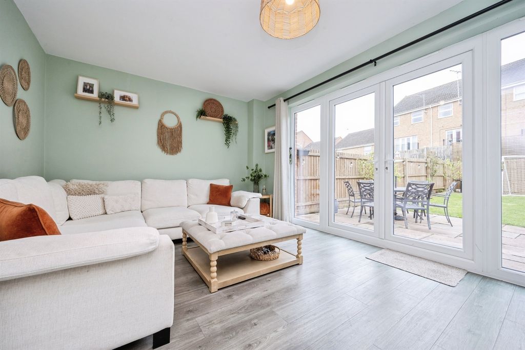 Property photo 3 of 19