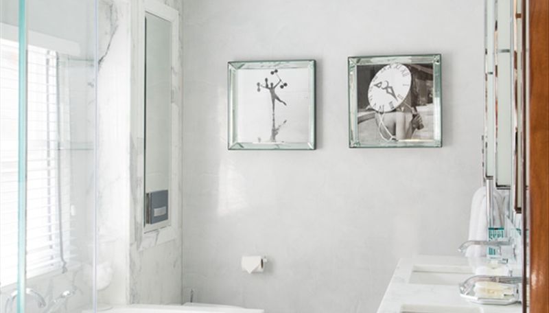 Property photo 3 of 9 Bathroom